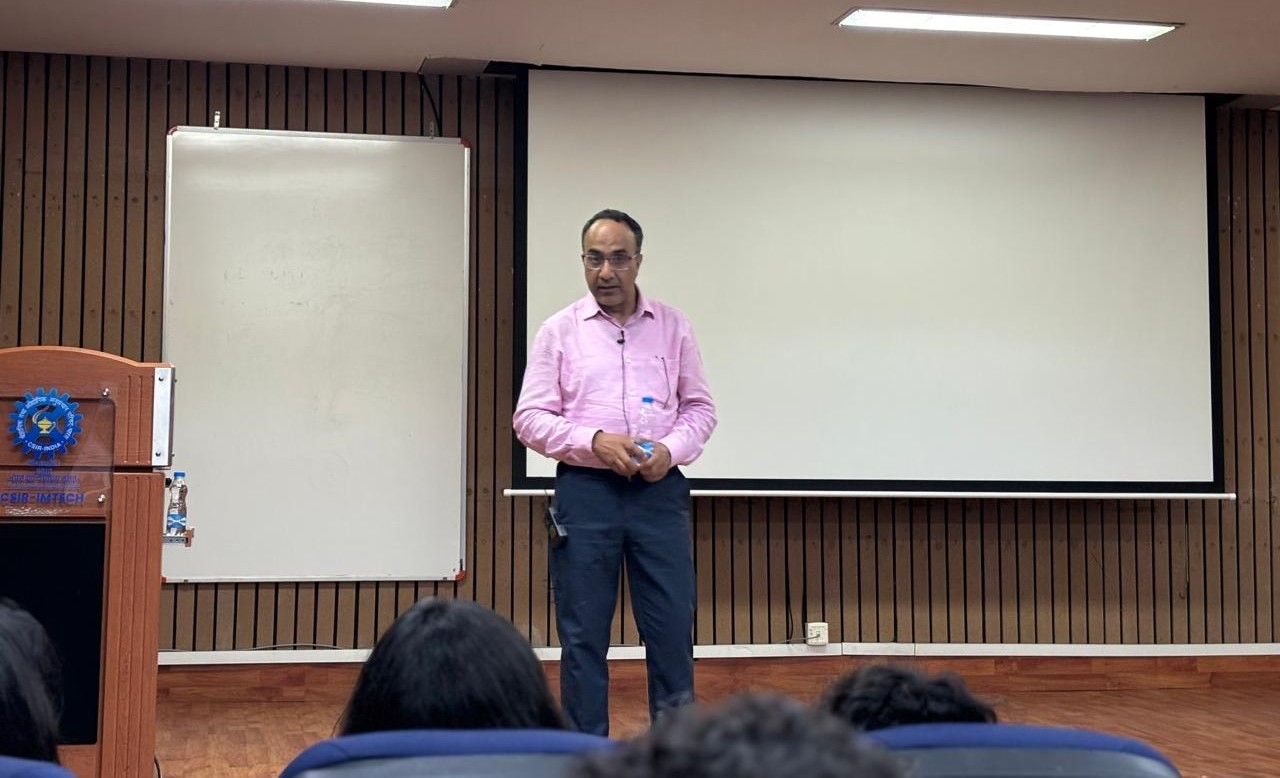 CSIR-IMTECH ने इंडस्ट्री-एकेडेमिया बातचीत और सहयोग पर चर्चा के लिए मैनकाइंड फार्मा के डॉ. अनिल कौल की मेज़बानी की